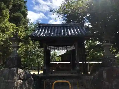 與止日女神社の山門