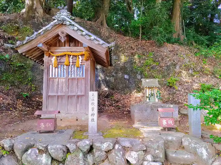 進雄神社(国府町)の末社・摂社