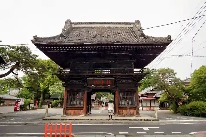 玉村八幡宮の山門・神門