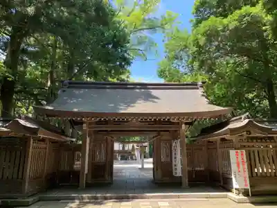 雄山神社前立社壇の山門・神門
