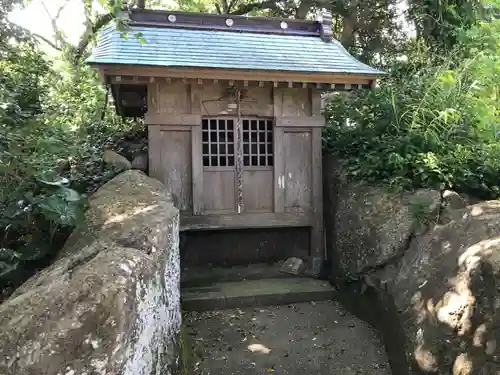 神社(名称不明)の本殿