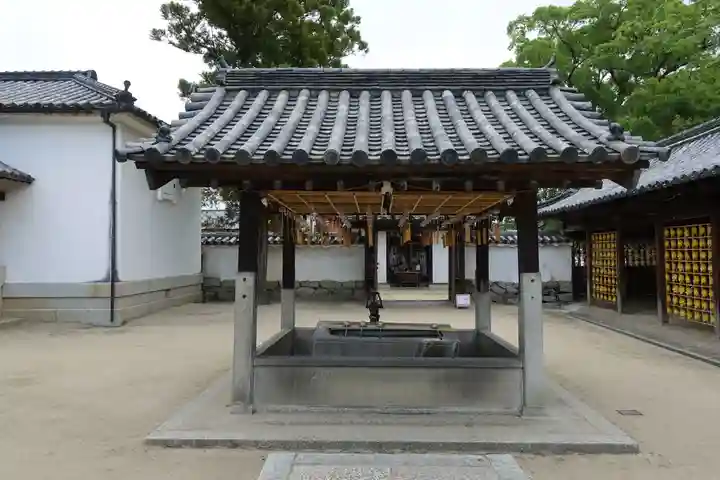 白鳥神社の手水舎