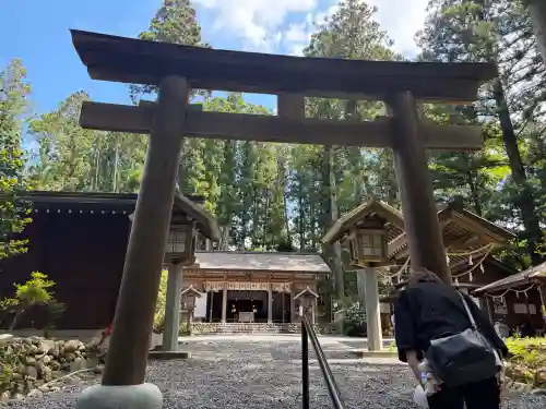 秋葉山本宮 秋葉神社 上社の{uncategorized: "未分類", other: "その他", undefined: "問題あり", building: "その他建物", grave: "お墓", sacred_gate: "鳥居", guardian: "狛犬", statue: "像", buddha: "仏像", history: "歴史", nature: "自然", garden: "庭園", animal: "動物", pagoda: "塔", temizu: "手水舎", mountain_gate: "山門・神門", sanctuary: "本殿・本堂", subordinate: "末社・摂社", art: "芸術", scenery: "景色", jizo: "地蔵", ema: "絵馬", goshuin: "御朱印", omikuji: "おみくじ", items: "授与品その他", amulet: "お守り", goshuincho: "御朱印帳", eats: "食事", festival: "お祭り", votive_dance: "神楽", shichigosan: "七五三参", wedding: "結婚式", experience: "体験その他", initially: "初詣", around: "周辺", anti_infection: "感染症対策"}