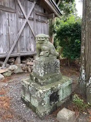 諏訪神社の狛犬