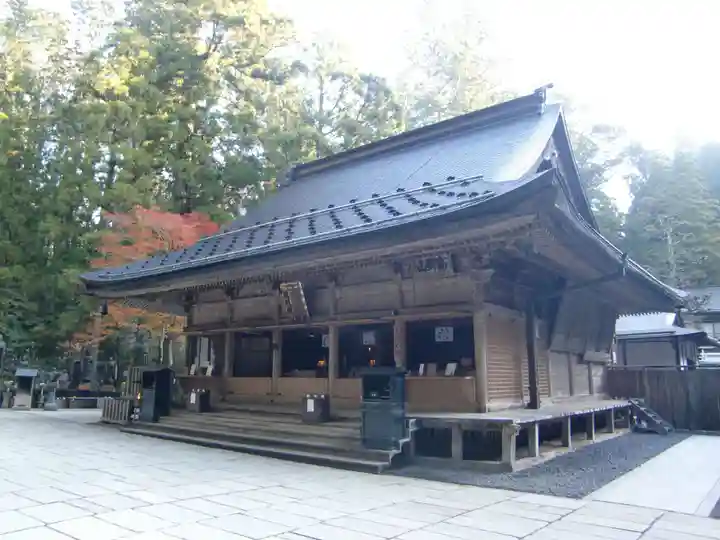 高野山金剛峯寺奥の院(和歌山県)