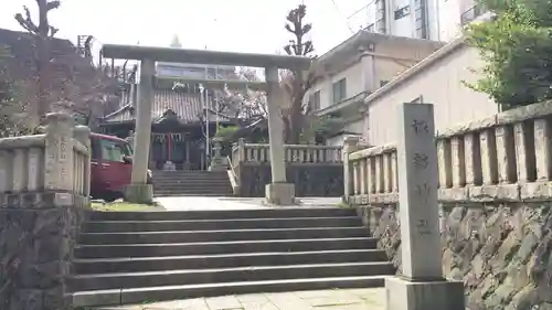 諏訪神社の鳥居