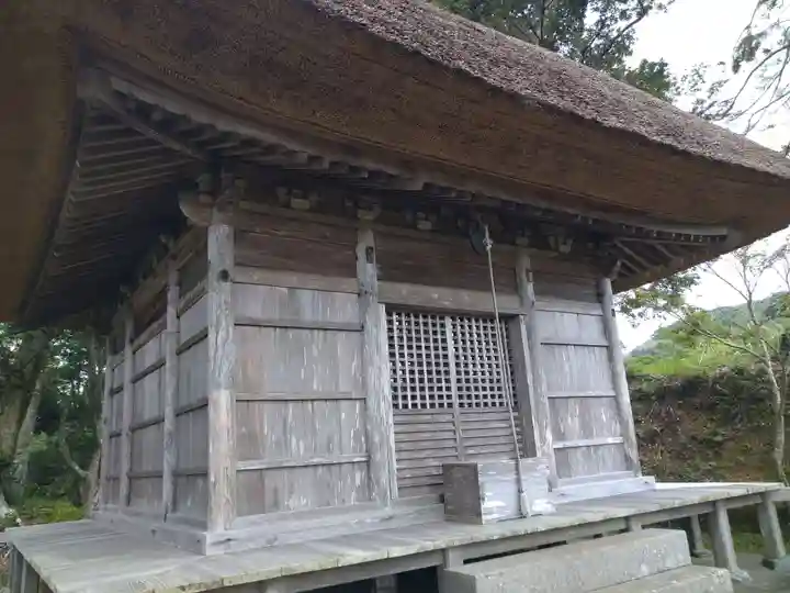 石堂寺の本殿・本堂