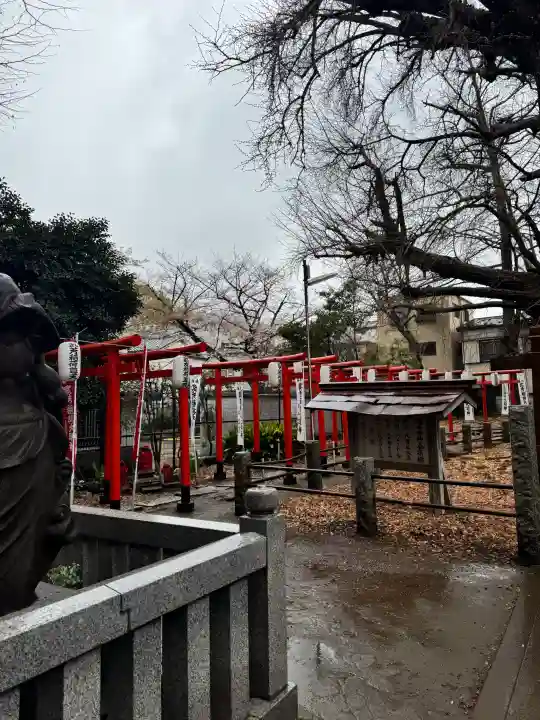 鬼子母神堂 (法明寺)の{uncategorized: "未分類", other: "その他", undefined: "問題あり", building: "その他建物", grave: "お墓", sacred_gate: "鳥居", guardian: "狛犬", statue: "像", buddha: "仏像", history: "歴史", nature: "自然", garden: "庭園", animal: "動物", pagoda: "塔", temizu: "手水舎", mountain_gate: "山門・神門", sanctuary: "本殿・本堂", subordinate: "末社・摂社", art: "芸術", scenery: "景色", jizo: "地蔵", ema: "絵馬", goshuin: "御朱印", omikuji: "おみくじ", items: "授与品その他", amulet: "お守り", goshuincho: "御朱印帳", eats: "食事", festival: "お祭り", votive_dance: "神楽", shichigosan: "七五三参", wedding: "結婚式", experience: "体験その他", initially: "初詣", around: "周辺", anti_infection: "感染症対策"}