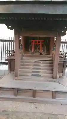 天王坊稲荷神社の末社・摂社