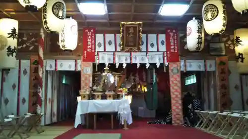 巽山稲荷神社の本殿