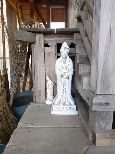 大雷淡洲神社の{uncategorized: "未分類", other: "その他", undefined: "問題あり", building: "その他建物", grave: "お墓", sacred_gate: "鳥居", guardian: "狛犬", statue: "像", buddha: "仏像", history: "歴史", nature: "自然", garden: "庭園", animal: "動物", pagoda: "塔", temizu: "手水舎", mountain_gate: "山門・神門", sanctuary: "本殿・本堂", subordinate: "末社・摂社", art: "芸術", scenery: "景色", jizo: "地蔵", ema: "絵馬", goshuin: "御朱印", omikuji: "おみくじ", items: "授与品その他", amulet: "お守り", goshuincho: "御朱印帳", eats: "食事", festival: "お祭り", votive_dance: "神楽", shichigosan: "七五三参", wedding: "結婚式", experience: "体験その他", initially: "初詣", around: "周辺", anti_infection: "感染症対策"}