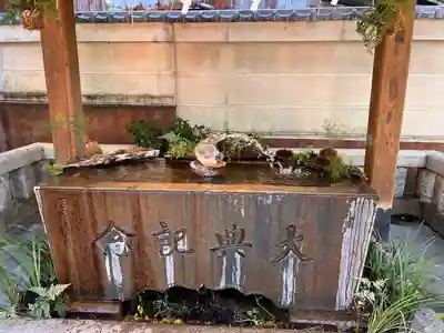 小野照崎神社の手水舎