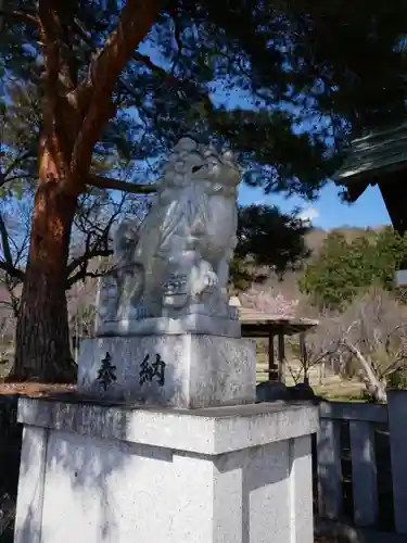 山梨縣護國神社の狛犬