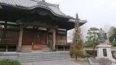 養行寺の本殿