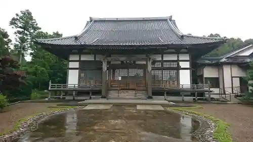 慈明寺の本殿