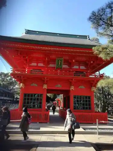 穴八幡宮の山門・神門