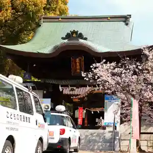 三津厳島神社の山門・神門(2022年04月09日(土) 12時52分14秒投稿)