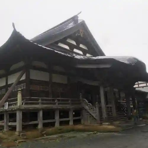 注連寺の本殿・本堂