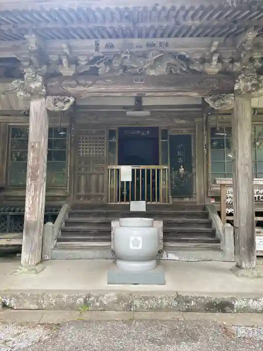 小松寺の本殿