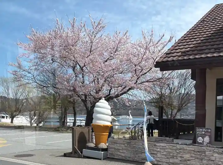 東円寺の{uncategorized: "未分類", other: "その他", undefined: "問題あり", building: "その他建物", grave: "お墓", sacred_gate: "鳥居", guardian: "狛犬", statue: "像", buddha: "仏像", history: "歴史", nature: "自然", garden: "庭園", animal: "動物", pagoda: "塔", temizu: "手水舎", mountain_gate: "山門・神門", sanctuary: "本殿・本堂", subordinate: "末社・摂社", art: "芸術", scenery: "景色", jizo: "地蔵", ema: "絵馬", goshuin: "御朱印", omikuji: "おみくじ", items: "授与品その他", amulet: "お守り", goshuincho: "御朱印帳", eats: "食事", festival: "お祭り", votive_dance: "神楽", shichigosan: "七五三参", wedding: "結婚式", experience: "体験その他", initially: "初詣", around: "周辺", anti_infection: "感染症対策"}