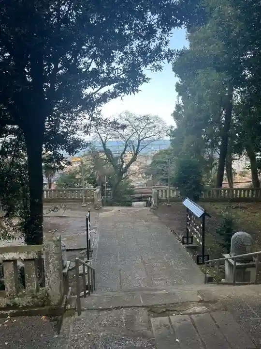 紀伊神社の{uncategorized: "未分類", other: "その他", undefined: "問題あり", building: "その他建物", grave: "お墓", sacred_gate: "鳥居", guardian: "狛犬", statue: "像", buddha: "仏像", history: "歴史", nature: "自然", garden: "庭園", animal: "動物", pagoda: "塔", temizu: "手水舎", mountain_gate: "山門・神門", sanctuary: "本殿・本堂", subordinate: "末社・摂社", art: "芸術", scenery: "景色", jizo: "地蔵", ema: "絵馬", goshuin: "御朱印", omikuji: "おみくじ", items: "授与品その他", amulet: "お守り", goshuincho: "御朱印帳", eats: "食事", festival: "お祭り", votive_dance: "神楽", shichigosan: "七五三参", wedding: "結婚式", experience: "体験その他", initially: "初詣", around: "周辺", anti_infection: "感染症対策"}