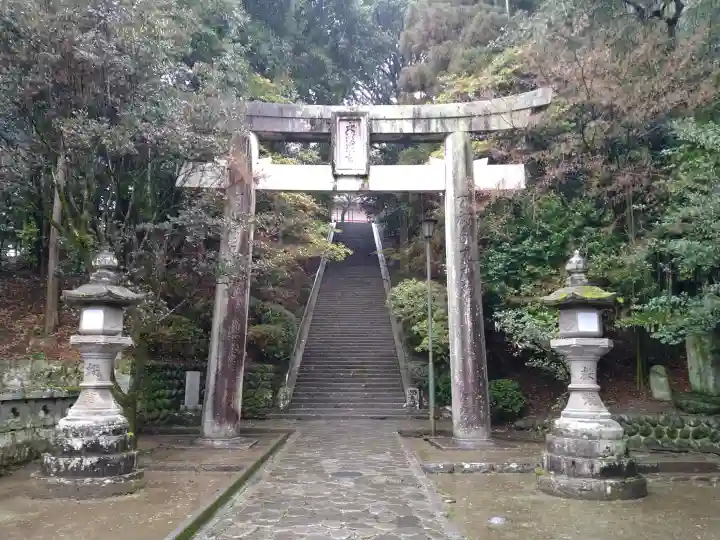 大原八幡宮の{uncategorized: "未分類", other: "その他", undefined: "問題あり", building: "その他建物", grave: "お墓", sacred_gate: "鳥居", guardian: "狛犬", statue: "像", buddha: "仏像", history: "歴史", nature: "自然", garden: "庭園", animal: "動物", pagoda: "塔", temizu: "手水舎", mountain_gate: "山門・神門", sanctuary: "本殿・本堂", subordinate: "末社・摂社", art: "芸術", scenery: "景色", jizo: "地蔵", ema: "絵馬", goshuin: "御朱印", omikuji: "おみくじ", items: "授与品その他", amulet: "お守り", goshuincho: "御朱印帳", eats: "食事", festival: "お祭り", votive_dance: "神楽", shichigosan: "七五三参", wedding: "結婚式", experience: "体験その他", initially: "初詣", around: "周辺", anti_infection: "感染症対策"}