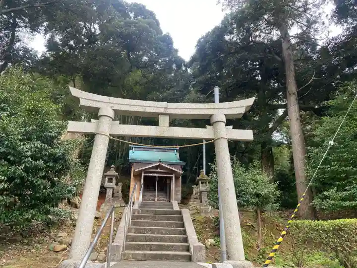 佐伎治神社の{uncategorized: "未分類", other: "その他", undefined: "問題あり", building: "その他建物", grave: "お墓", sacred_gate: "鳥居", guardian: "狛犬", statue: "像", buddha: "仏像", history: "歴史", nature: "自然", garden: "庭園", animal: "動物", pagoda: "塔", temizu: "手水舎", mountain_gate: "山門・神門", sanctuary: "本殿・本堂", subordinate: "末社・摂社", art: "芸術", scenery: "景色", jizo: "地蔵", ema: "絵馬", goshuin: "御朱印", omikuji: "おみくじ", items: "授与品その他", amulet: "お守り", goshuincho: "御朱印帳", eats: "食事", festival: "お祭り", votive_dance: "神楽", shichigosan: "七五三参", wedding: "結婚式", experience: "体験その他", initially: "初詣", around: "周辺", anti_infection: "感染症対策"}