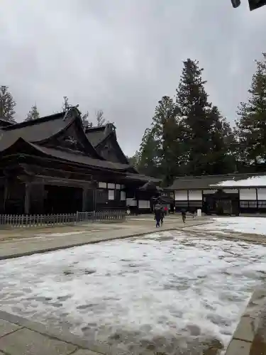 高野山金剛峯寺の{uncategorized: "未分類", other: "その他", undefined: "問題あり", building: "その他建物", grave: "お墓", sacred_gate: "鳥居", guardian: "狛犬", statue: "像", buddha: "仏像", history: "歴史", nature: "自然", garden: "庭園", animal: "動物", pagoda: "塔", temizu: "手水舎", mountain_gate: "山門・神門", sanctuary: "本殿・本堂", subordinate: "末社・摂社", art: "芸術", scenery: "景色", jizo: "地蔵", ema: "絵馬", goshuin: "御朱印", omikuji: "おみくじ", items: "授与品その他", amulet: "お守り", goshuincho: "御朱印帳", eats: "食事", festival: "お祭り", votive_dance: "神楽", shichigosan: "七五三参", wedding: "結婚式", experience: "体験その他", initially: "初詣", around: "周辺", anti_infection: "感染症対策"}