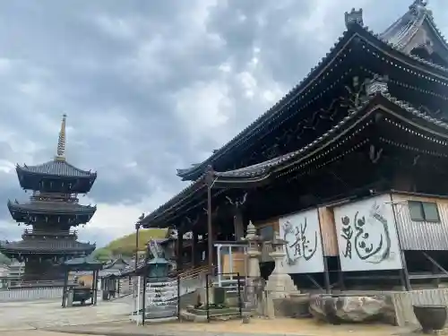 水間寺の{uncategorized: "未分類", other: "その他", undefined: "問題あり", building: "その他建物", grave: "お墓", sacred_gate: "鳥居", guardian: "狛犬", statue: "像", buddha: "仏像", history: "歴史", nature: "自然", garden: "庭園", animal: "動物", pagoda: "塔", temizu: "手水舎", mountain_gate: "山門・神門", sanctuary: "本殿・本堂", subordinate: "末社・摂社", art: "芸術", scenery: "景色", jizo: "地蔵", ema: "絵馬", goshuin: "御朱印", omikuji: "おみくじ", items: "授与品その他", amulet: "お守り", goshuincho: "御朱印帳", eats: "食事", festival: "お祭り", votive_dance: "神楽", shichigosan: "七五三参", wedding: "結婚式", experience: "体験その他", initially: "初詣", around: "周辺", anti_infection: "感染症対策"}