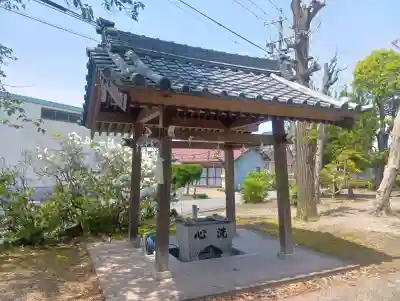 諏訪神社の{uncategorized: "未分類", other: "その他", undefined: "問題あり", building: "その他建物", grave: "お墓", sacred_gate: "鳥居", guardian: "狛犬", statue: "像", buddha: "仏像", history: "歴史", nature: "自然", garden: "庭園", animal: "動物", pagoda: "塔", temizu: "手水舎", mountain_gate: "山門・神門", sanctuary: "本殿・本堂", subordinate: "末社・摂社", art: "芸術", scenery: "景色", jizo: "地蔵", ema: "絵馬", goshuin: "御朱印", omikuji: "おみくじ", items: "授与品その他", amulet: "お守り", goshuincho: "御朱印帳", eats: "食事", festival: "お祭り", votive_dance: "神楽", shichigosan: "七五三参", wedding: "結婚式", experience: "体験その他", initially: "初詣", around: "周辺", anti_infection: "感染症対策"}