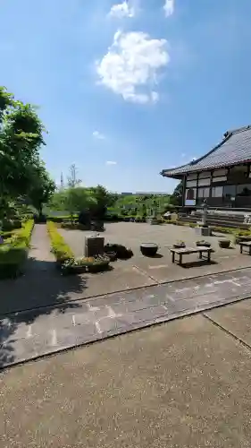 小山寺の{uncategorized: "未分類", other: "その他", undefined: "問題あり", building: "その他建物", grave: "お墓", sacred_gate: "鳥居", guardian: "狛犬", statue: "像", buddha: "仏像", history: "歴史", nature: "自然", garden: "庭園", animal: "動物", pagoda: "塔", temizu: "手水舎", mountain_gate: "山門・神門", sanctuary: "本殿・本堂", subordinate: "末社・摂社", art: "芸術", scenery: "景色", jizo: "地蔵", ema: "絵馬", goshuin: "御朱印", omikuji: "おみくじ", items: "授与品その他", amulet: "お守り", goshuincho: "御朱印帳", eats: "食事", festival: "お祭り", votive_dance: "神楽", shichigosan: "七五三参", wedding: "結婚式", experience: "体験その他", initially: "初詣", around: "周辺", anti_infection: "感染症対策"}