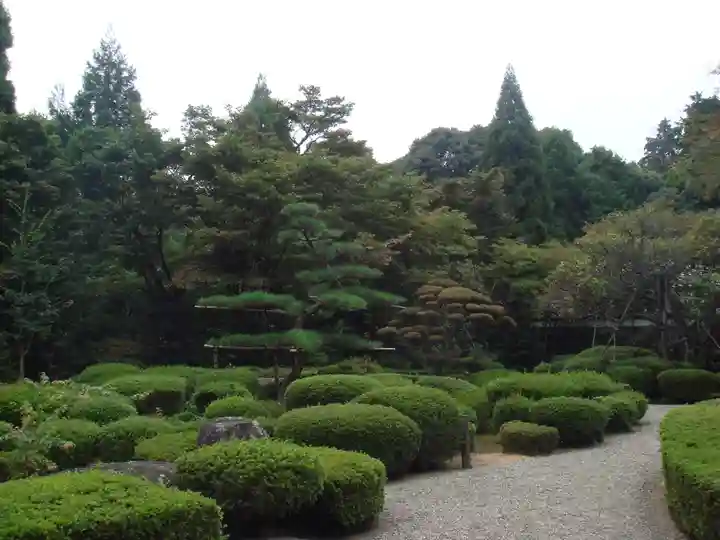 西明寺の庭園