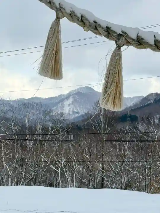 千軒神社の{uncategorized: "未分類", other: "その他", undefined: "問題あり", building: "その他建物", grave: "お墓", sacred_gate: "鳥居", guardian: "狛犬", statue: "像", buddha: "仏像", history: "歴史", nature: "自然", garden: "庭園", animal: "動物", pagoda: "塔", temizu: "手水舎", mountain_gate: "山門・神門", sanctuary: "本殿・本堂", subordinate: "末社・摂社", art: "芸術", scenery: "景色", jizo: "地蔵", ema: "絵馬", goshuin: "御朱印", omikuji: "おみくじ", items: "授与品その他", amulet: "お守り", goshuincho: "御朱印帳", eats: "食事", festival: "お祭り", votive_dance: "神楽", shichigosan: "七五三参", wedding: "結婚式", experience: "体験その他", initially: "初詣", around: "周辺", anti_infection: "感染症対策"}