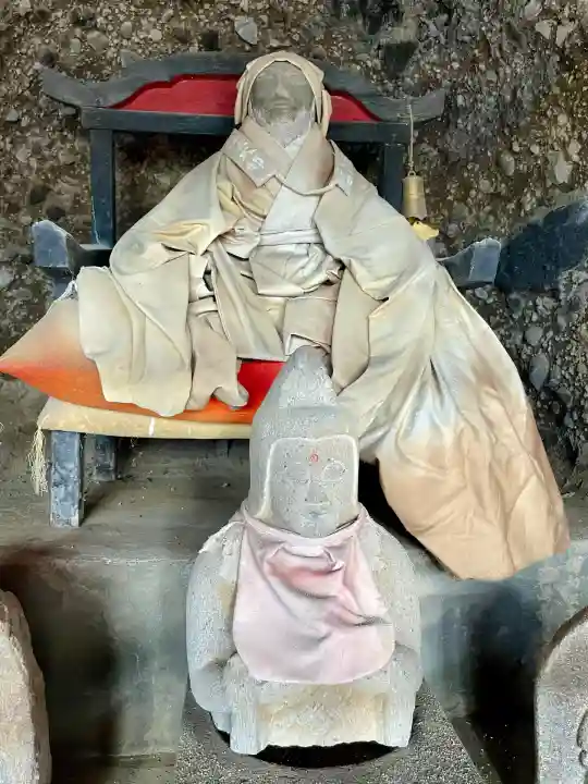 韮崎窟観音(山梨県)