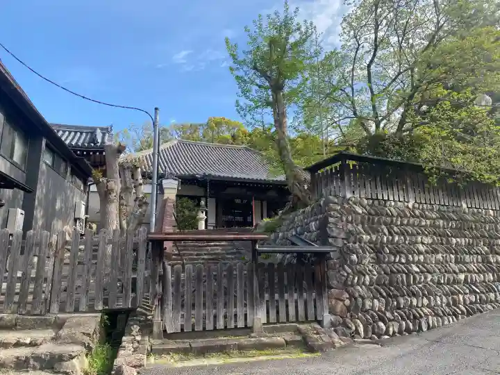 菩提院の{uncategorized: "未分類", other: "その他", undefined: "問題あり", building: "その他建物", grave: "お墓", sacred_gate: "鳥居", guardian: "狛犬", statue: "像", buddha: "仏像", history: "歴史", nature: "自然", garden: "庭園", animal: "動物", pagoda: "塔", temizu: "手水舎", mountain_gate: "山門・神門", sanctuary: "本殿・本堂", subordinate: "末社・摂社", art: "芸術", scenery: "景色", jizo: "地蔵", ema: "絵馬", goshuin: "御朱印", omikuji: "おみくじ", items: "授与品その他", amulet: "お守り", goshuincho: "御朱印帳", eats: "食事", festival: "お祭り", votive_dance: "神楽", shichigosan: "七五三参", wedding: "結婚式", experience: "体験その他", initially: "初詣", around: "周辺", anti_infection: "感染症対策"}
