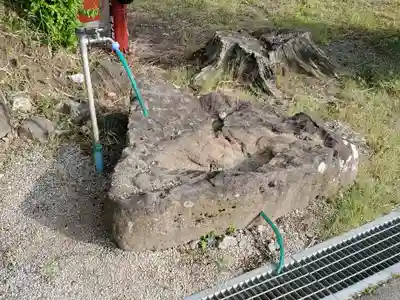 巨摩神社の手水舎