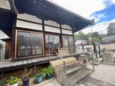 極楽寺の本殿・本堂