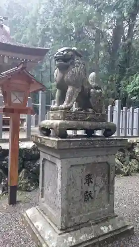 丹生神社の狛犬