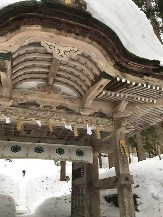 大神山神社奥宮の山門・神門
