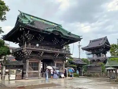 題経寺（柴又帝釈天）の山門・神門