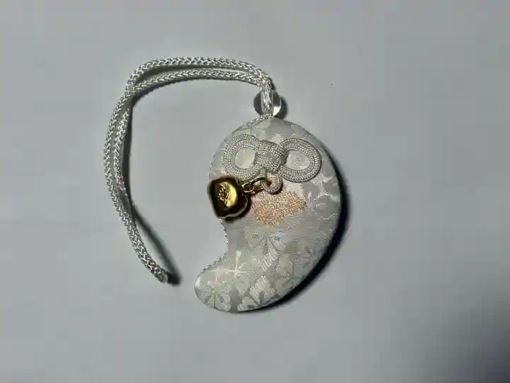 伊勢神宮外宮(豊受大神宮)の{uncategorized: "未分類", other: "その他", undefined: "問題あり", building: "その他建物", grave: "お墓", sacred_gate: "鳥居", guardian: "狛犬", statue: "像", buddha: "仏像", history: "歴史", nature: "自然", garden: "庭園", animal: "動物", pagoda: "塔", temizu: "手水舎", mountain_gate: "山門・神門", sanctuary: "本殿・本堂", subordinate: "末社・摂社", art: "芸術", scenery: "景色", jizo: "地蔵", ema: "絵馬", goshuin: "御朱印", omikuji: "おみくじ", items: "授与品その他", amulet: "お守り", goshuincho: "御朱印帳", eats: "食事", festival: "お祭り", votive_dance: "神楽", shichigosan: "七五三参", wedding: "結婚式", experience: "体験その他", initially: "初詣", around: "周辺", anti_infection: "感染症対策"}