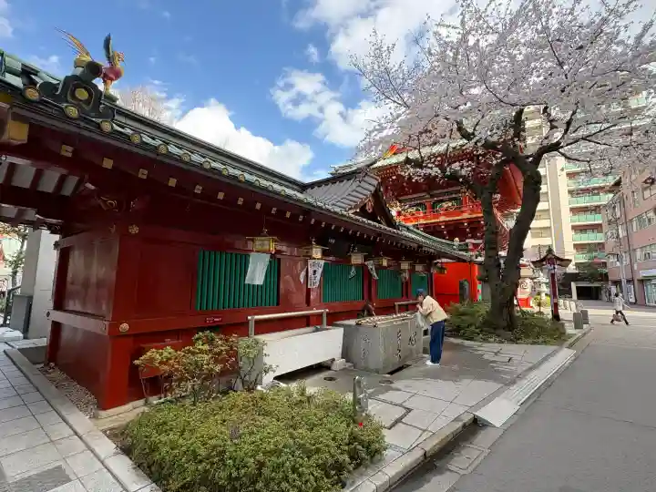 神田神社(神田明神)の{uncategorized: "未分類", other: "その他", undefined: "問題あり", building: "その他建物", grave: "お墓", sacred_gate: "鳥居", guardian: "狛犬", statue: "像", buddha: "仏像", history: "歴史", nature: "自然", garden: "庭園", animal: "動物", pagoda: "塔", temizu: "手水舎", mountain_gate: "山門・神門", sanctuary: "本殿・本堂", subordinate: "末社・摂社", art: "芸術", scenery: "景色", jizo: "地蔵", ema: "絵馬", goshuin: "御朱印", omikuji: "おみくじ", items: "授与品その他", amulet: "お守り", goshuincho: "御朱印帳", eats: "食事", festival: "お祭り", votive_dance: "神楽", shichigosan: "七五三参", wedding: "結婚式", experience: "体験その他", initially: "初詣", around: "周辺", anti_infection: "感染症対策"}