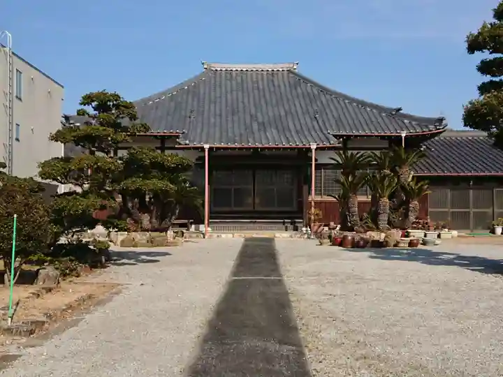 霊巌寺の本殿・本堂