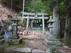 亀石明神の鳥居