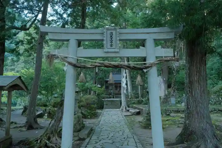 闘鶏神社の周辺
