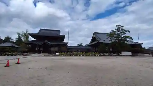 本山専修寺(三重県)