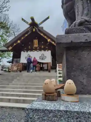 札幌諏訪神社の像