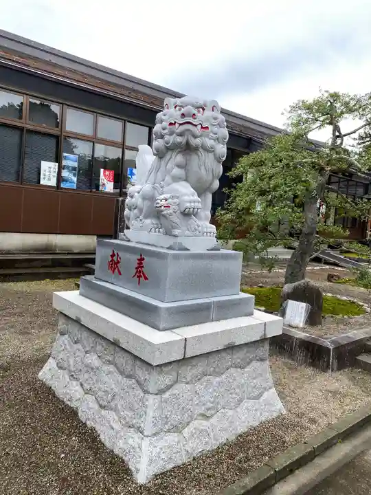 荘内神社の狛犬