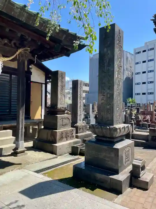 善立寺の{uncategorized: "未分類", other: "その他", undefined: "問題あり", building: "その他建物", grave: "お墓", sacred_gate: "鳥居", guardian: "狛犬", statue: "像", buddha: "仏像", history: "歴史", nature: "自然", garden: "庭園", animal: "動物", pagoda: "塔", temizu: "手水舎", mountain_gate: "山門・神門", sanctuary: "本殿・本堂", subordinate: "末社・摂社", art: "芸術", scenery: "景色", jizo: "地蔵", ema: "絵馬", goshuin: "御朱印", omikuji: "おみくじ", items: "授与品その他", amulet: "お守り", goshuincho: "御朱印帳", eats: "食事", festival: "お祭り", votive_dance: "神楽", shichigosan: "七五三参", wedding: "結婚式", experience: "体験その他", initially: "初詣", around: "周辺", anti_infection: "感染症対策"}