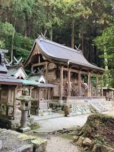 高天彦神社の本殿